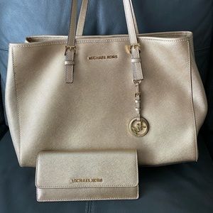 Michael Kors Gold Metallic Leather Matching Bag/Wallet